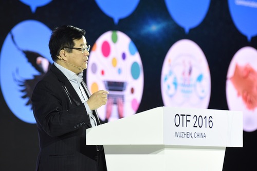 China Mobile's Zhengmao Li tells Huawei it faces a stark choice about its future role.