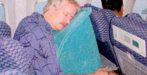 This person is able to sleep comfortably in any seat! 
 
While his fellow passengers piss themselves laughing at him. 
