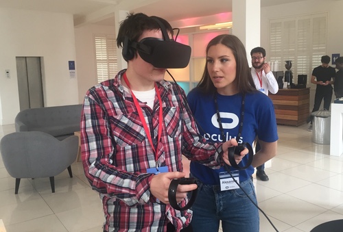 Phil Oakley, editor of Light Reading sister site TechX365.com, gives Oculus a test drive.