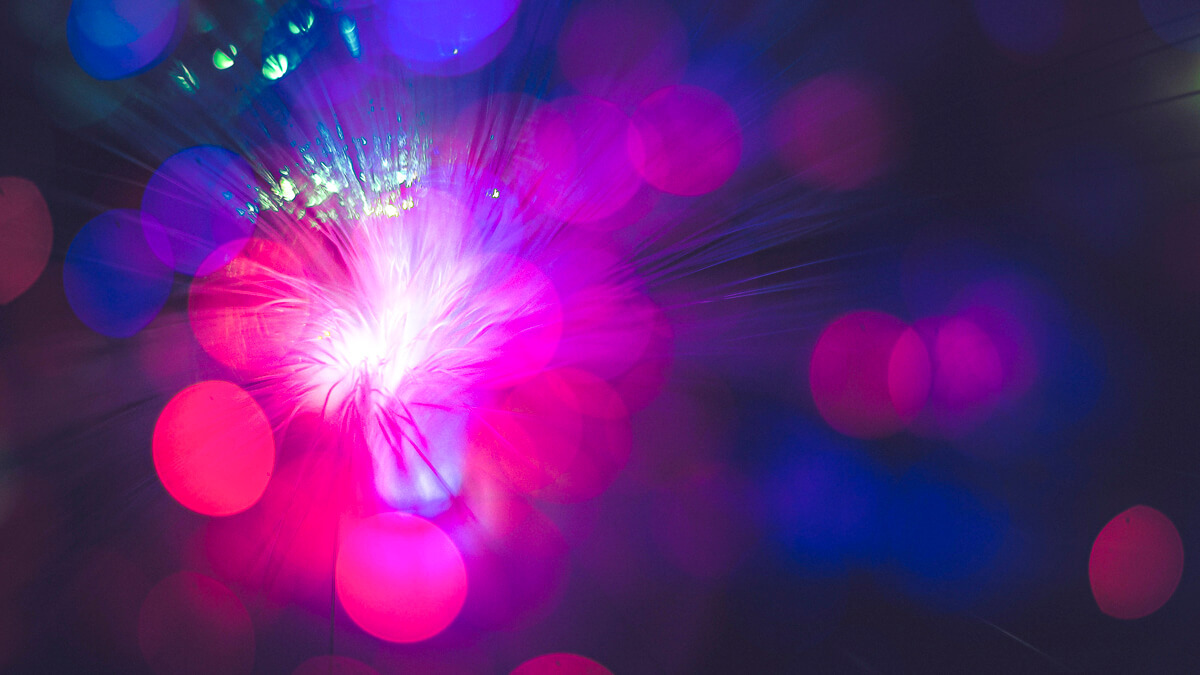 Light speed: TIM is pushing ahead with FiberCop plans despite waiting for the regulator's verdict. (Source: Unsplash)