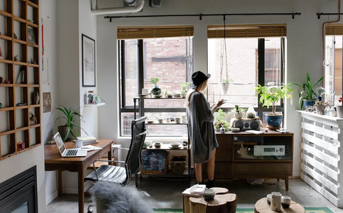 If only more home offices looked like this and less like a laptop on a dining room table...
(Source: Pixabay)