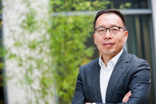 Victor Zhang, Huawei's head of global government affairs, says that meeting current demand is no problem.
