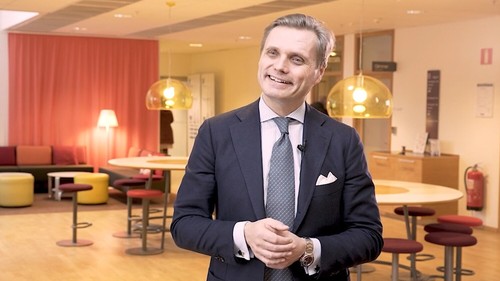 Ericsson's Fredrik Jejdling says his firm can quickly replace Huawei's UK equipment. 