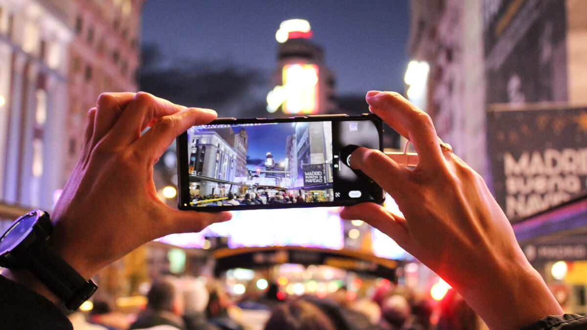 Picture this: The rise of the smartphone has mirrored the decline in Telefonica's fortunes. (Source: Jose Ruales on Unsplash)