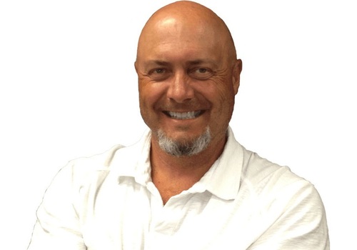 Jack Perry, a member of the National Academy of Television Arts & Sciences and the holder of 24 patents related to various over-the-air, over-the-top and satellite video distribution methods, founded Syncbak in 2009.