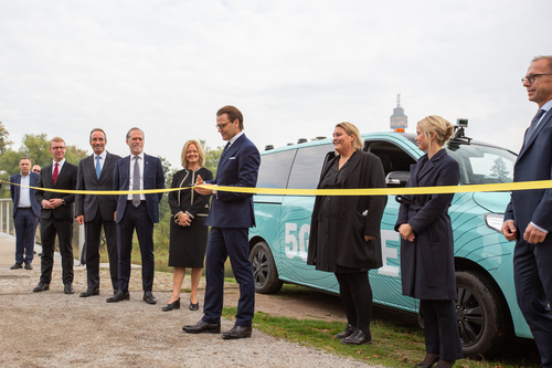 Sweden's Prince Daniel deploys the Royal Scissors to declare Stockholm's '5G Ride' ready to roll. 
(Source: Telia)