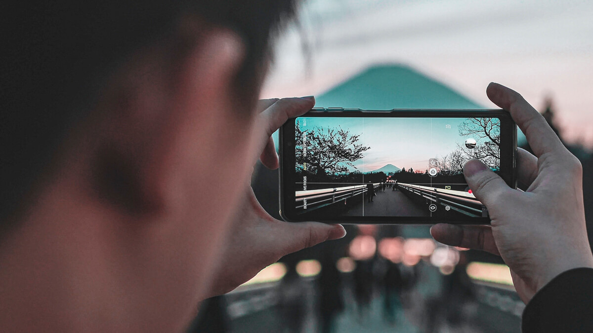 Better aligned: Japan is partnering with India to take on the might of China's tech and telecoms companies. (Source: Christofer Tan on Unsplash)