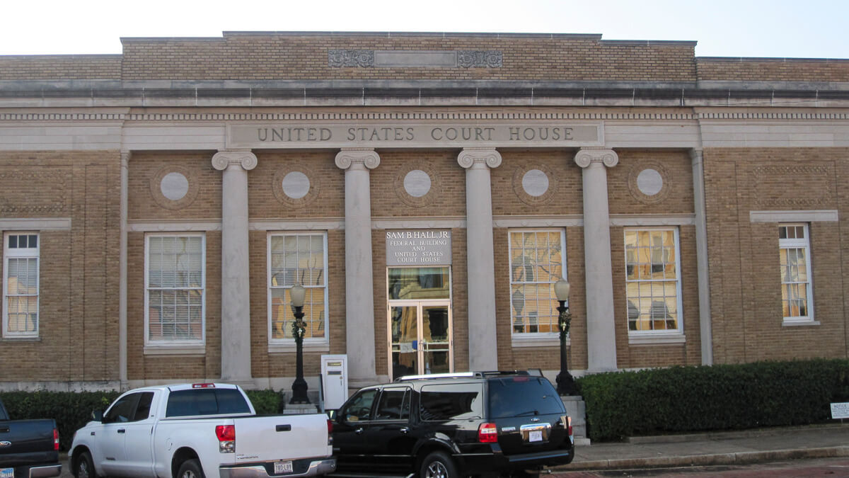Optical illusion: This might look like an ordinary small town courthouse - and the town is small - but Marshall, Texas is a patent hotbed. (Source: Billy Hathorn on Wikimedia CommonsCC3.0)