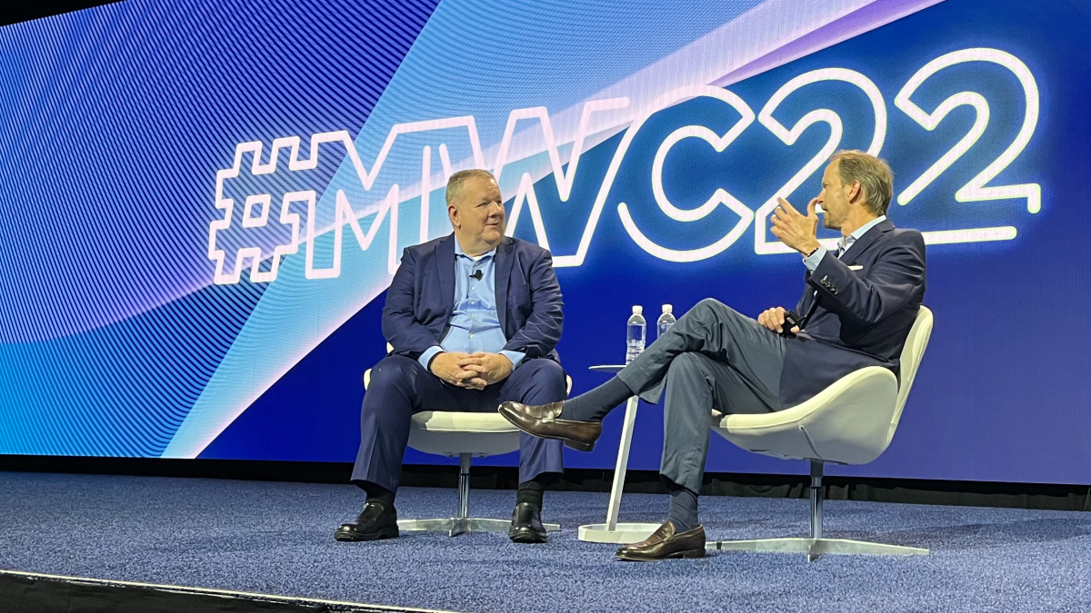 Entner (left) and Christopher discuss 5G during a keynote event at the MWC Vegas trade show. (Source: Light Reading)