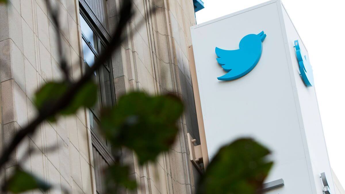 Moneybags Elon Musk is said to have cut thousands of jobs at Twitter. (Source: Kristoffer Tripplaar/Alamy Stock Photo)