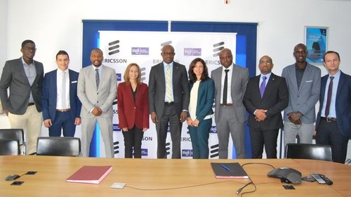 The Tigo Senegal and Ericsson teams line up to sign their network modernization deal.