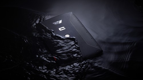 The CORE-T4 tablet is waterproof and can be used for underwater photography. 