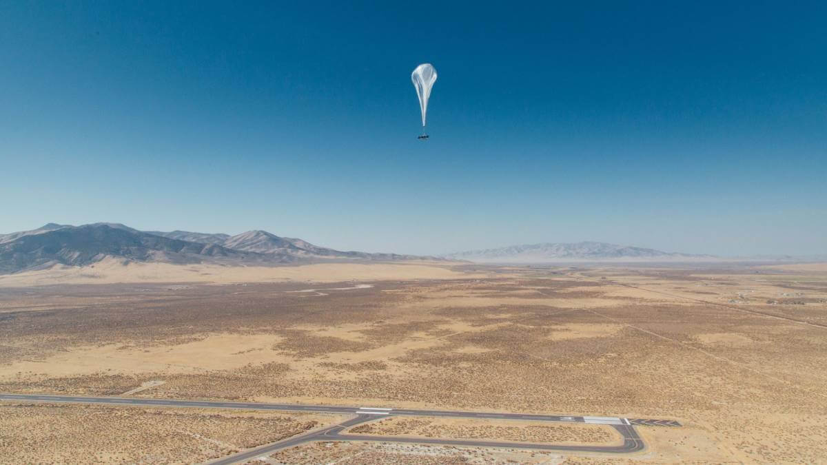 A loon balloon in flight. 