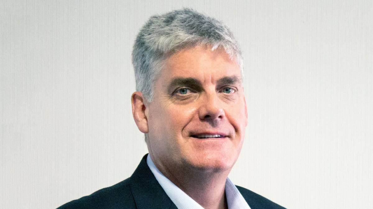 Dark Fibre Africa CEO Thinus Mulder will step down on September 30, 2021. 