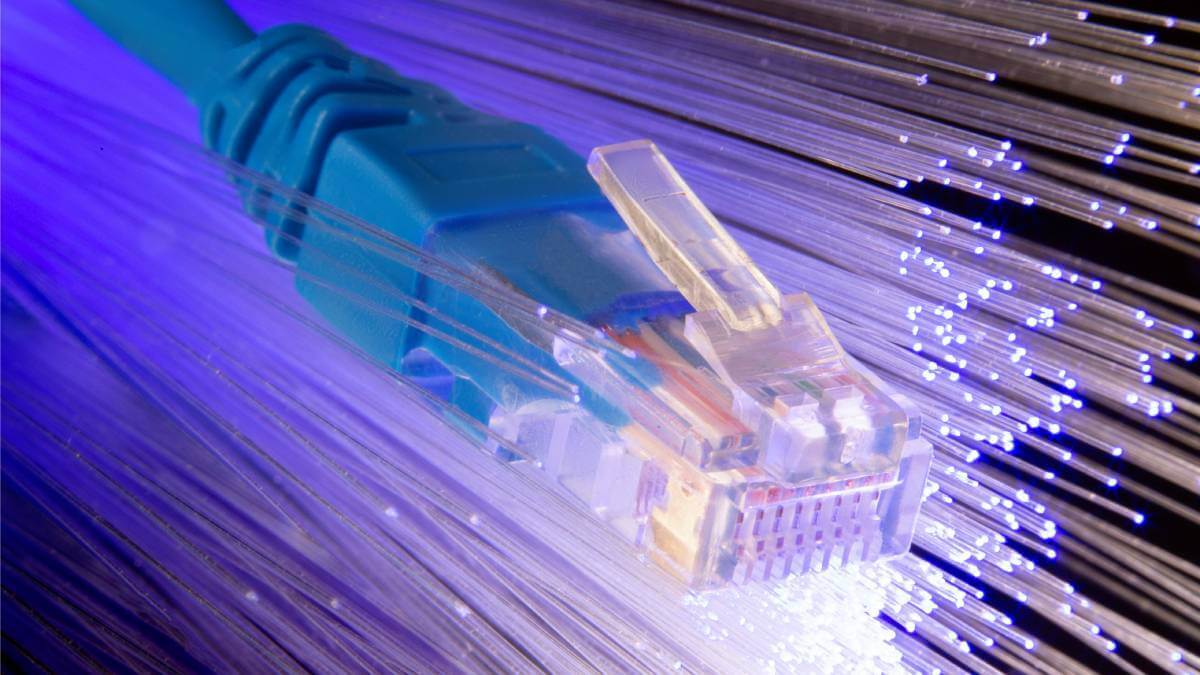 Paratus said its fiber network will provide fully secured, high-speed connectivity to businesses and individuals in the Gaborone area.   (Source: Fiber optic photo created by freepik - www.freepik.com)