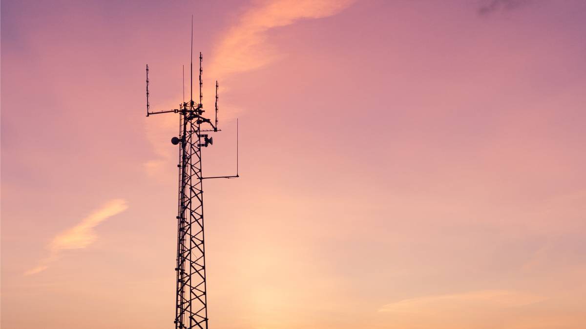 MTN Nigeria will use additional spectrum to roll out its network capacity more efficiently and enhance its sustainability priorities.   (Source: Image by wirestock on Freepik). 