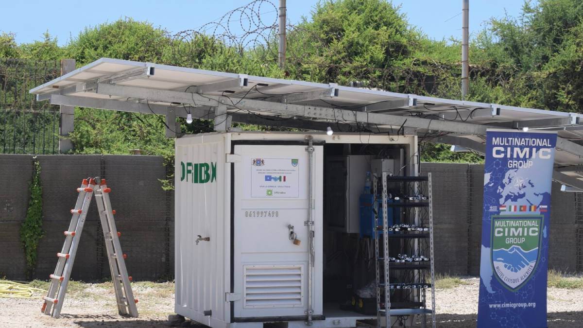 OffGridBox is an all-in-one system that uses solar energy to purify water and distribute clean energy.  (Source: OffGridBox)