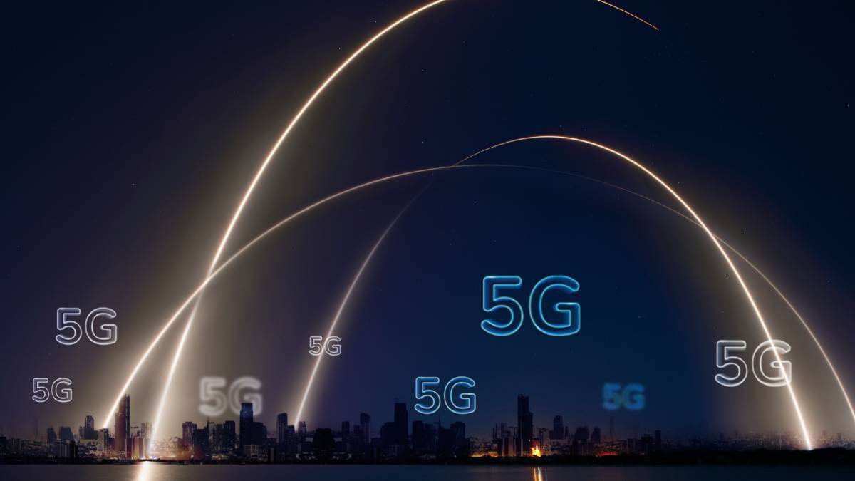 Uganda's 5G spectrum sale is also open to both National Telecom Operator (NTO) licensees and Regional Public Infrastructure Provider (RPIP) licensees. (Source: Image by rawpixel.com on Freepik) 